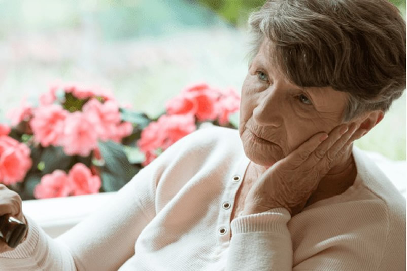 Göz muayenesiyle Alzheimer'ı 15 yıl öncesinden fark edin! Göz muayenesiyle Alzheimer'ı 15 yıl öncesinden fark edin!